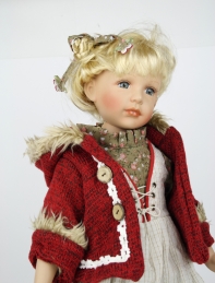 Porcelánová panenka Julie 50cm