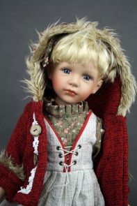 Porcelánová panenka Julie 50cm