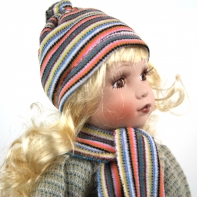 Porcelánová panenka Laura 30cm