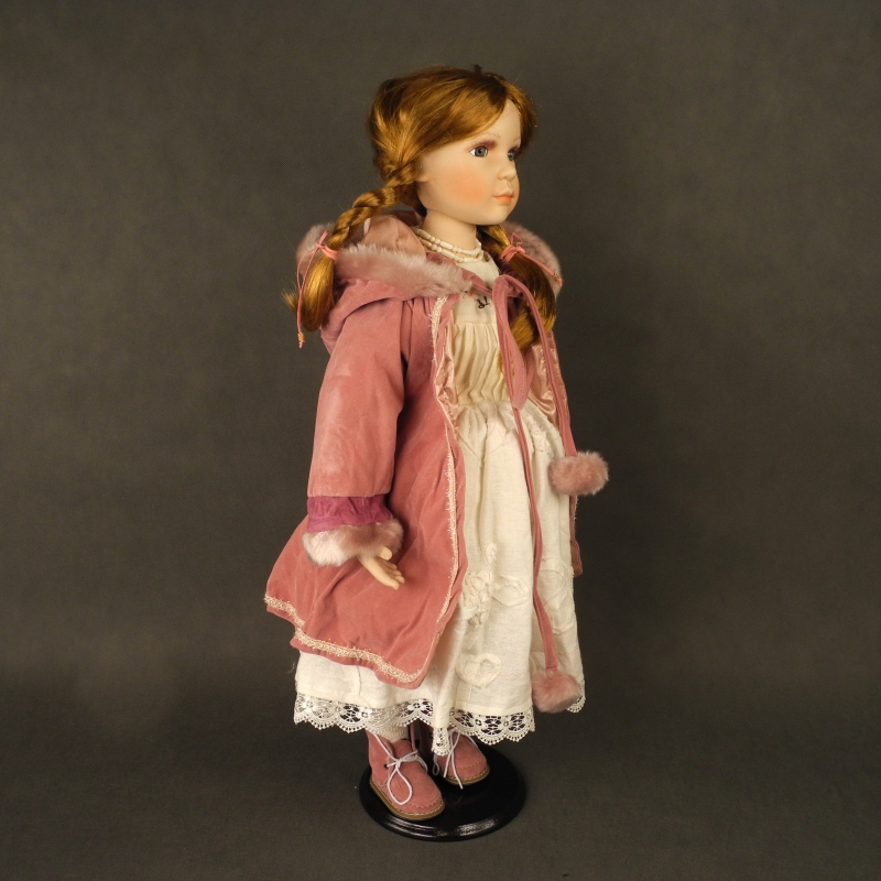 Porcelánová panenka Leona ručně vyráběná 70 cm