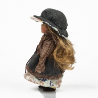 Porcelánová panenka modrý klobouk a zástěra 20cm