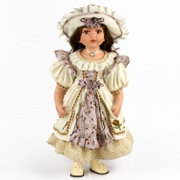 Porcelánová panenka s perlovým náhrdelníkem 56cm