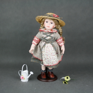 Porcelánová panenka Sára