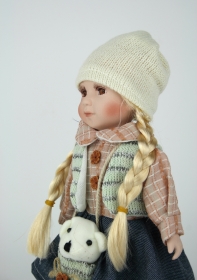 Porcelánová panenka stojící Vaneska 30cm