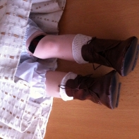 Porcelánová panenka Terezka - zlomená noha