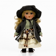 Porcelánová panenka v černobílém kabátku 20cm