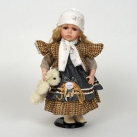 Porcelanová panenka ve svátečních šatech s šálou 42cm