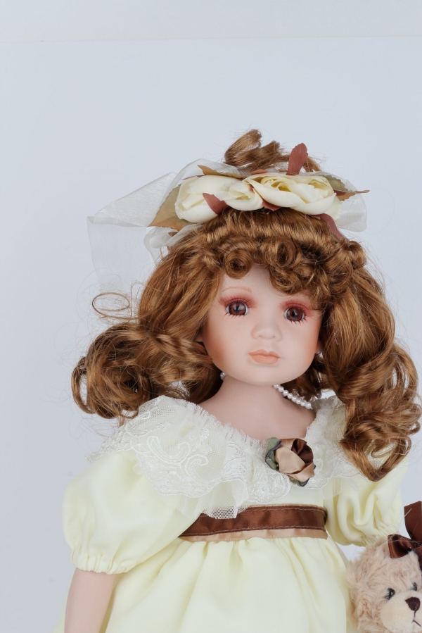 Porcelánová panenka Viktorie 48cm