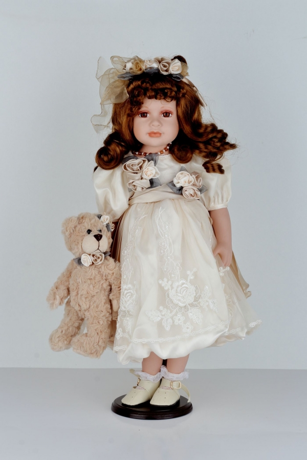 Porcelánová panenka - VYŘAZENO opravitelné