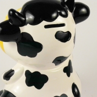 Porcelánová pokladnička kráva