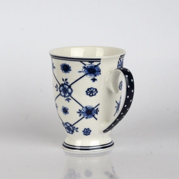 Porcelánový hrnek modré květy mřížka 11cm