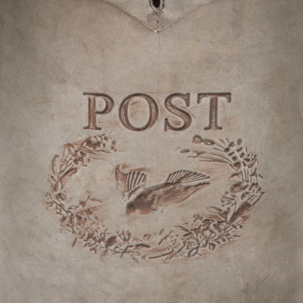 Poštovní schránka béžová 28 x 38 x 9,5 cm kovová s patinou