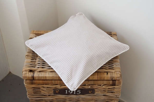 Povlak na polštář béžový 40x40cm