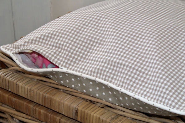 Povlak na polštář béžový 40x40cm