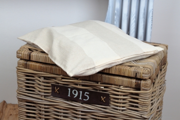 Povlak na polštář - béžový pruh 40x40cm