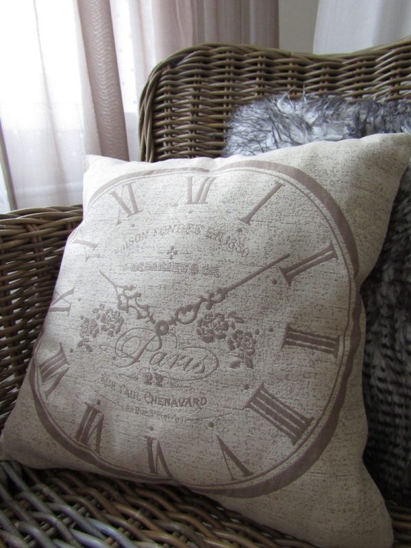 Povlak na polštář hodiny Paris světlý 40x40cm