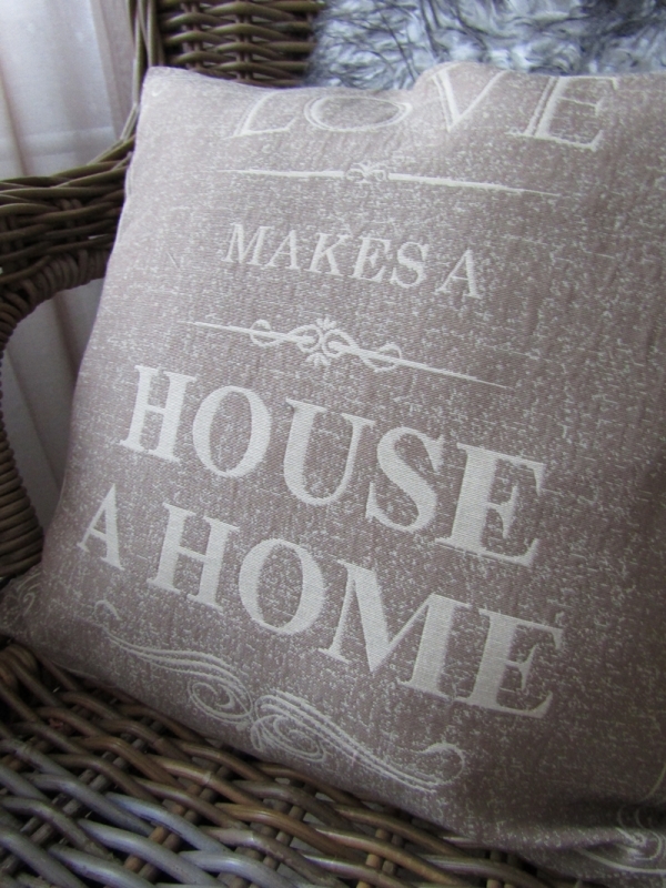 Povlak na polštář House AND Home tmavý 40x40cm