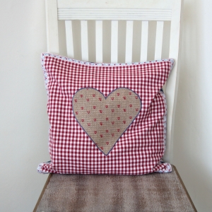 Povlak na polštář kostkovaný se srdcem 40x40cm