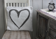 Povlak na polštář šedé srdce 40x40cm