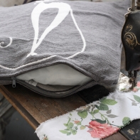 Povlak na polštář šedý s kočkou 40x40cm