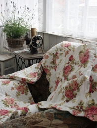 Přehoz na postel bílý s květy 250x230cm