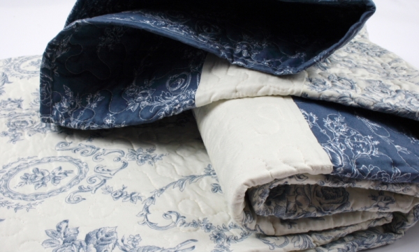 Přehoz na postel modré květy 140x220cm