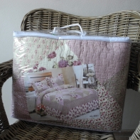 Přehoz na postel patchwork Růžová zahrada 230x250cm