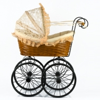 Proutěný kočárek pro panenky 56x28x50cm