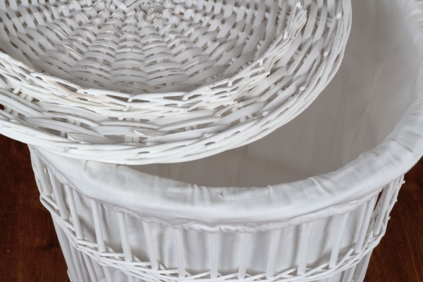 Proutěný koš na prádlo bílý levandulové srdce 59m