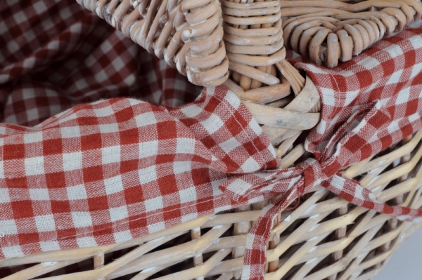 Proutěný koš s poklopem 42x36cm