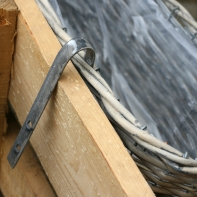 Proutěný květináč na balkón 44cm