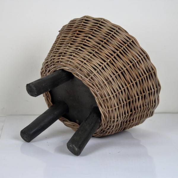 Proutěný květináč na nožičkách 47cm