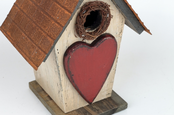 Ptačí budka se srdcem 