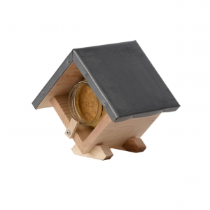 Ptačí krmítka do zahrady na burákové máslo