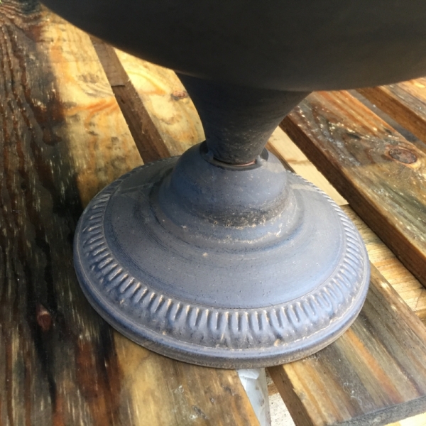 Ptačí pítko do zahrady kovové