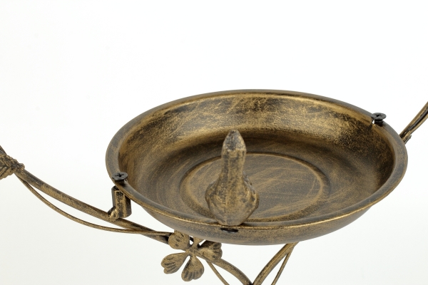 Ptačí pítko se závěsem srdce