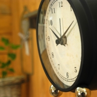 Retro budík kovový 17cm