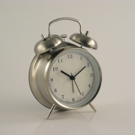 Retro budík silver 16cm - pouze jako dekorace dek4485