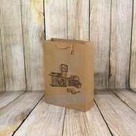 Retro dárková papírová taška fotoaparát 23x32x8,5cm