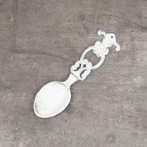 Retro dekorace litinová lžíce bílá 21,5cm