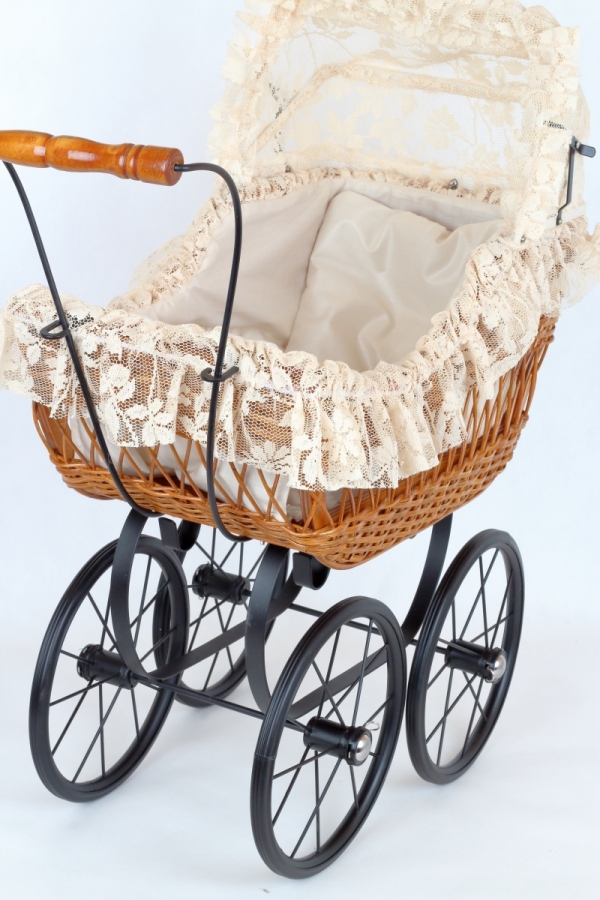 Retro kočárky / kočárek pro panenku hnědé proutí 66x60x28cm