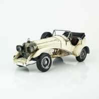 Retro model automobilu s rolovací střechou 26cm