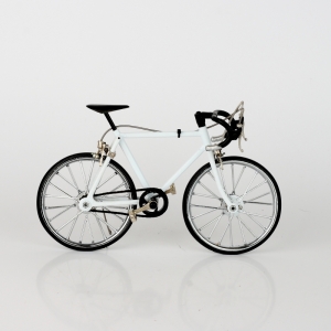 Retro model jízdní kolo bílé 22x14cm