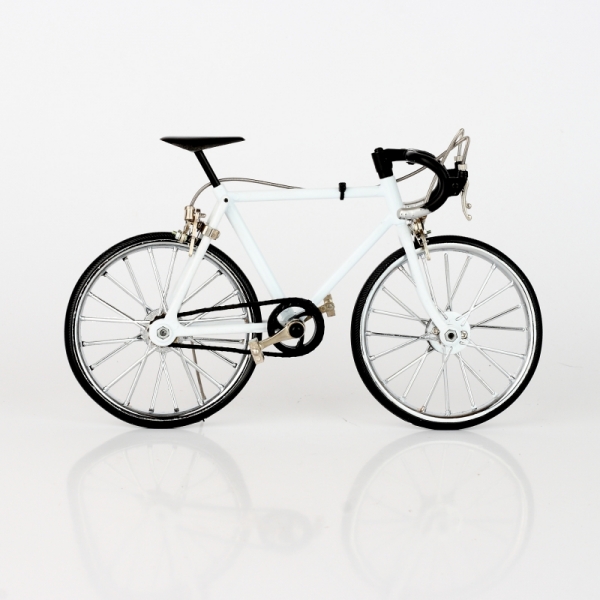 Retro model jízdní kolo bílé 22x14cm