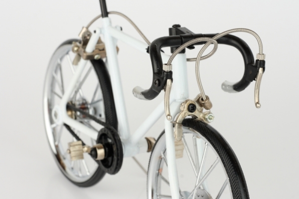 Retro model jízdní kolo bílé 22x14cm