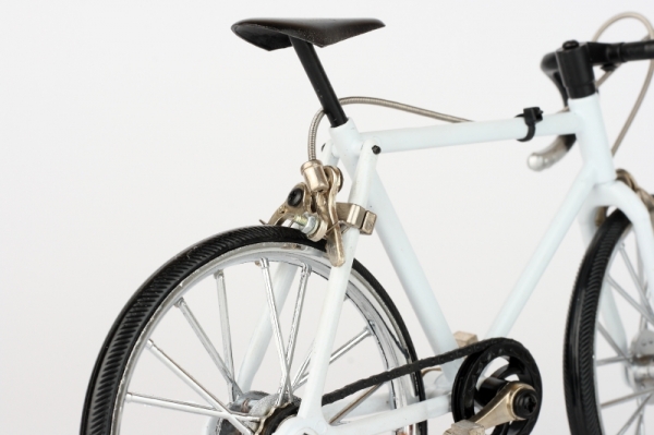 Retro model jízdní kolo bílé 22x14cm