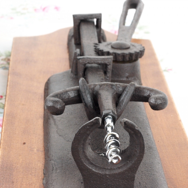 Retro otvírák na lahve 40x14x8cm