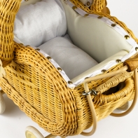 Retro proutěný kočárek pro panenky 42cm