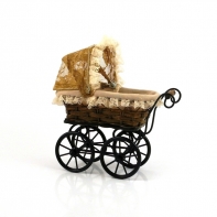 Retro proutěný kočárek