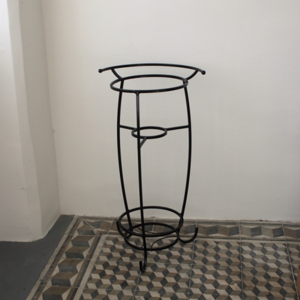 Retro stojan na umyvadlo černý